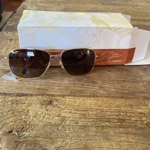 Maui Jim Men’s and Women’s Wiki Wiki Polarized Aviator Sunglasses